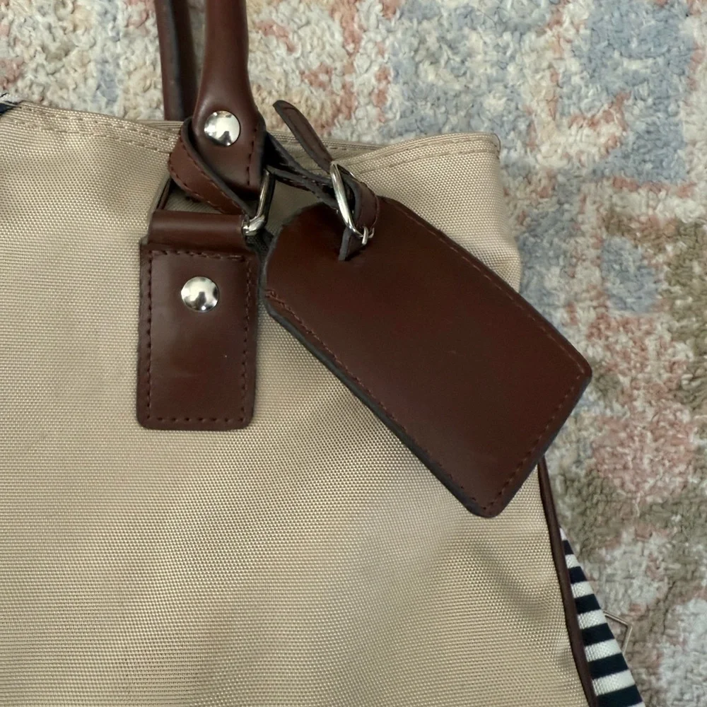 Isaac Mizrahi Large Essential Travel Tote Beige and Stripes - Picture 2 of 10